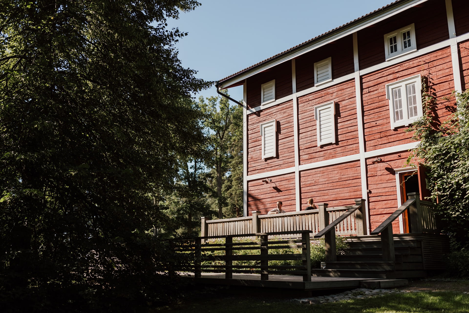 The rural romantic space of the Kiessi loft is the key to an unforgettable occasion during the summer. 