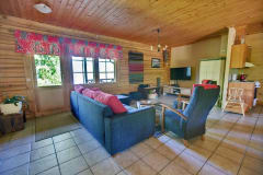 Olohuoneen sohvaryhmä.