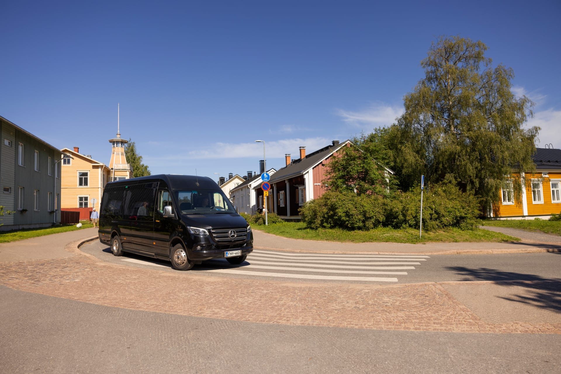 Saaga Travel Gold minibuses are suitable for small groups up to 19 passengers.