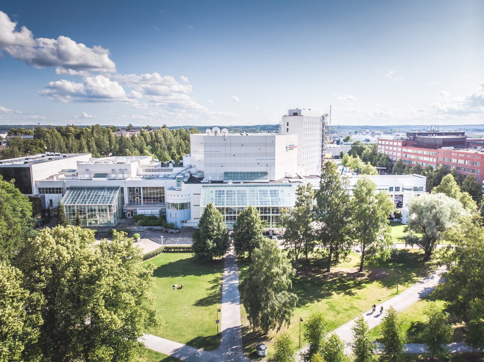 Tampere Hall is located in the beautiful Duck Park in the city centre of Tampere City.