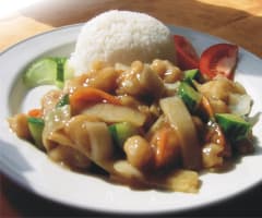 Possua tai kanaa hapanimeläkastikkeessa