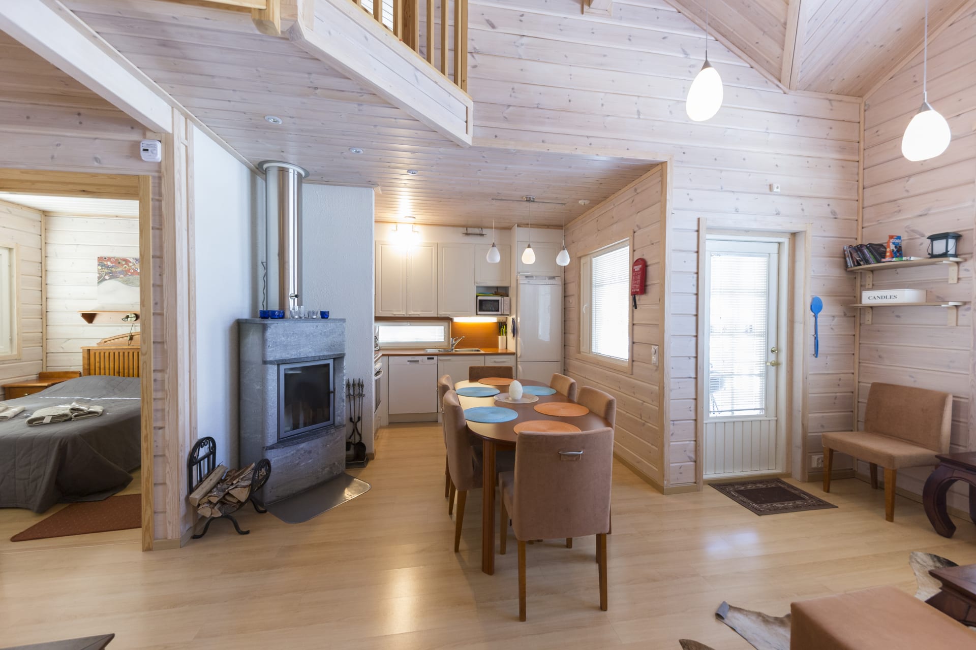 Dining & fireplace