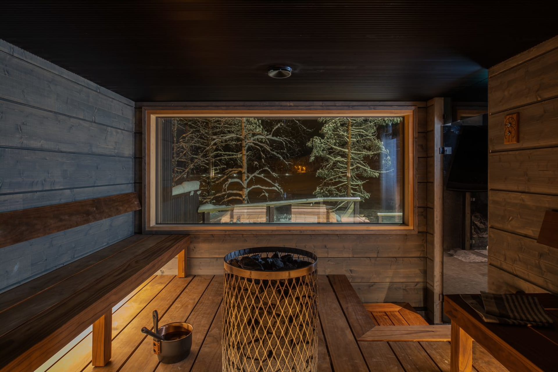 Sauna for twelve, with lake view