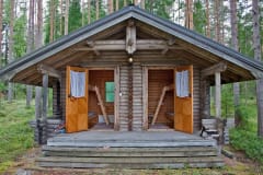 Nukkuma-aitta edestä kuvattuna