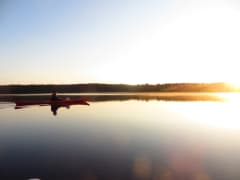 Kajakki auringonnousun melonnalla, kayak and sunrise
