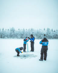 Pilkillä Pulleiden Ahventen Äärellä Apukassa, Rovaniemellä