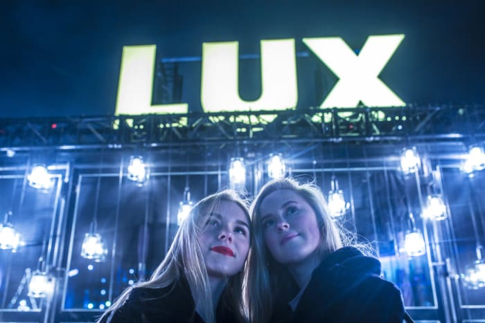 Lux Helsinki / Two girls posing