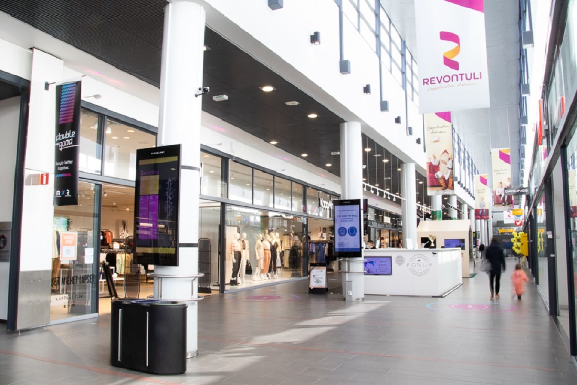 Revontuli holds around 30 different shops that offer fashion for the entire family, beauty products, sports and wellbeing products, books and games, and much more.