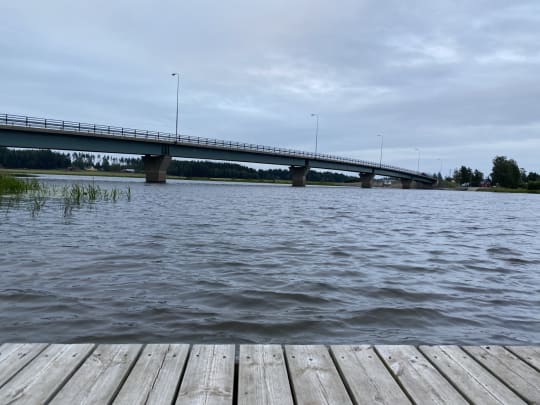 Karhiniemi bridge from the beach