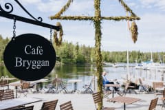 Café Bryggan kyltti.