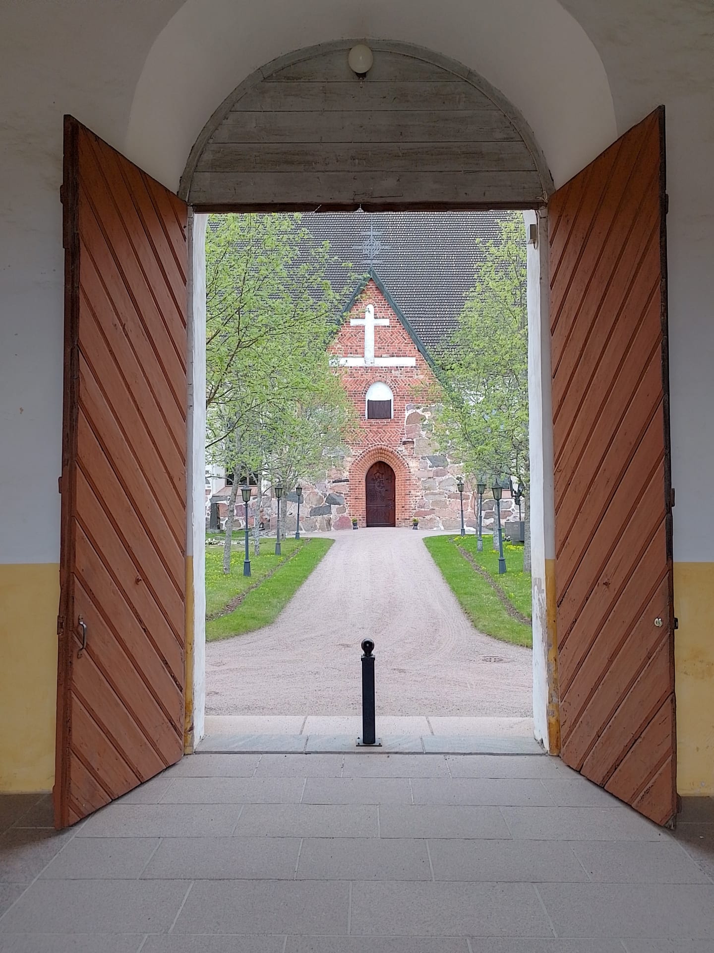 Hollolan keskiaikainen kivikirkko