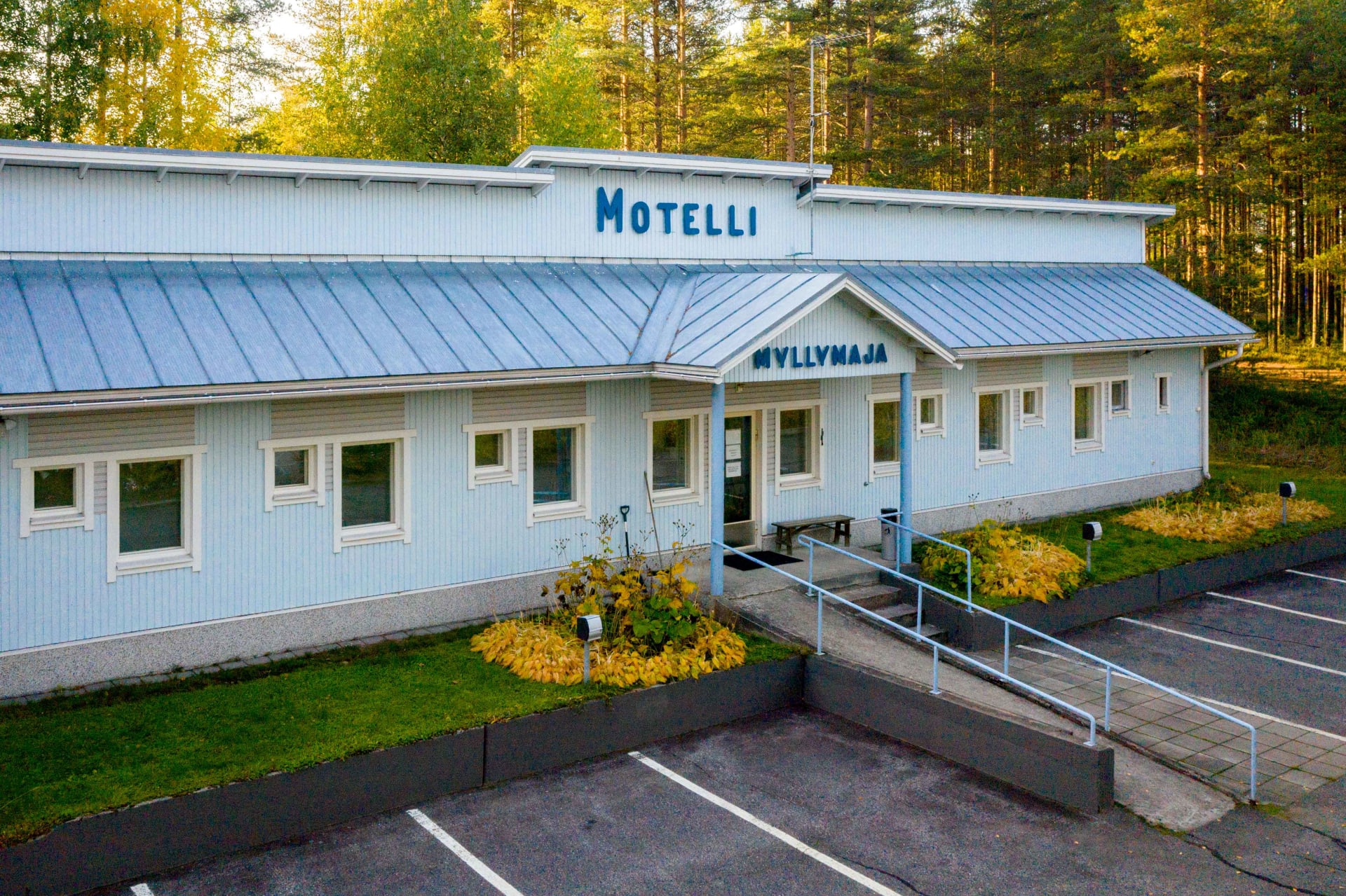 Julkisivu