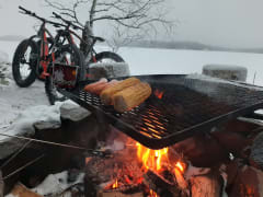 Nuotio talvisella pyöräretkellä
