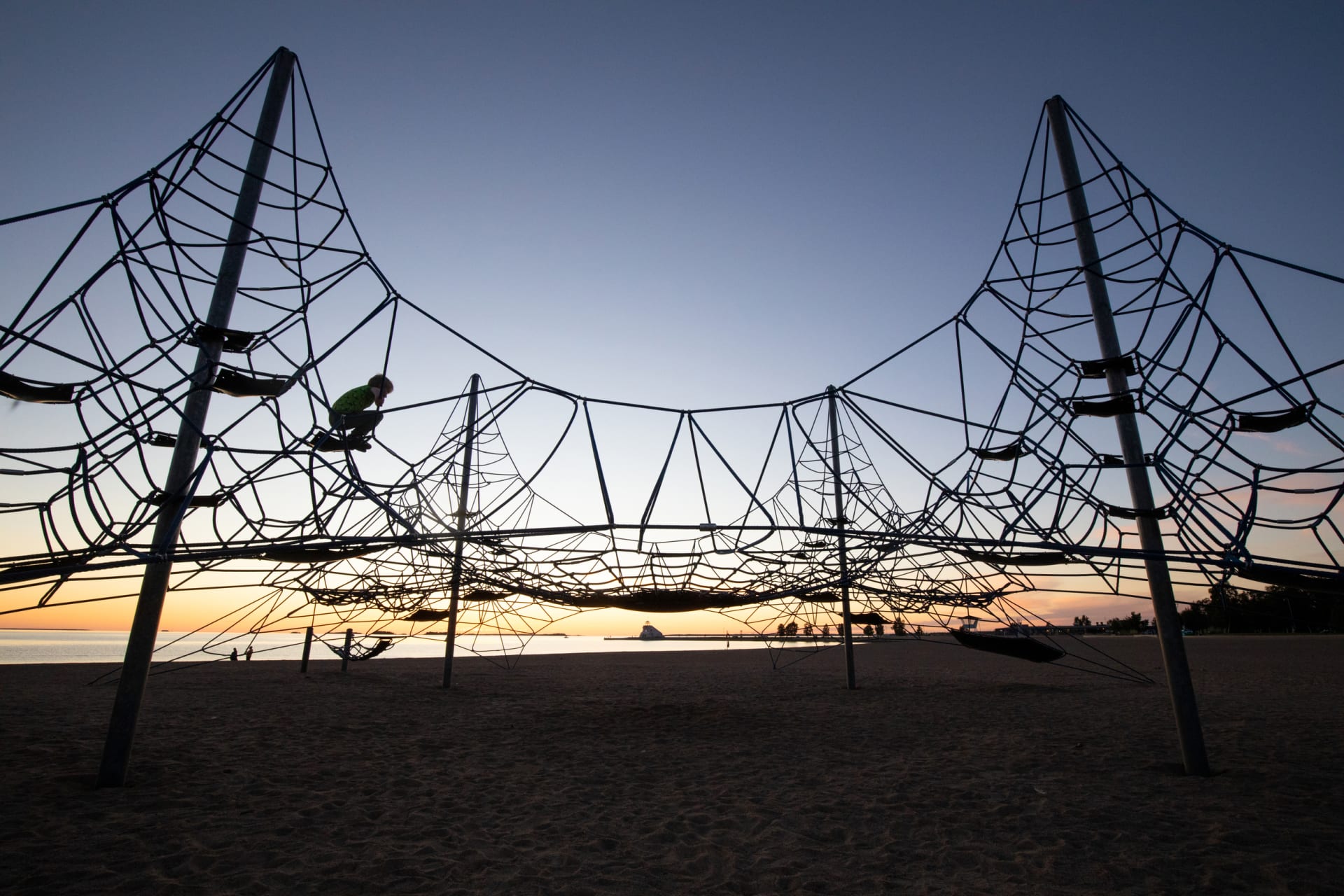 Nallikari beach climbing net.