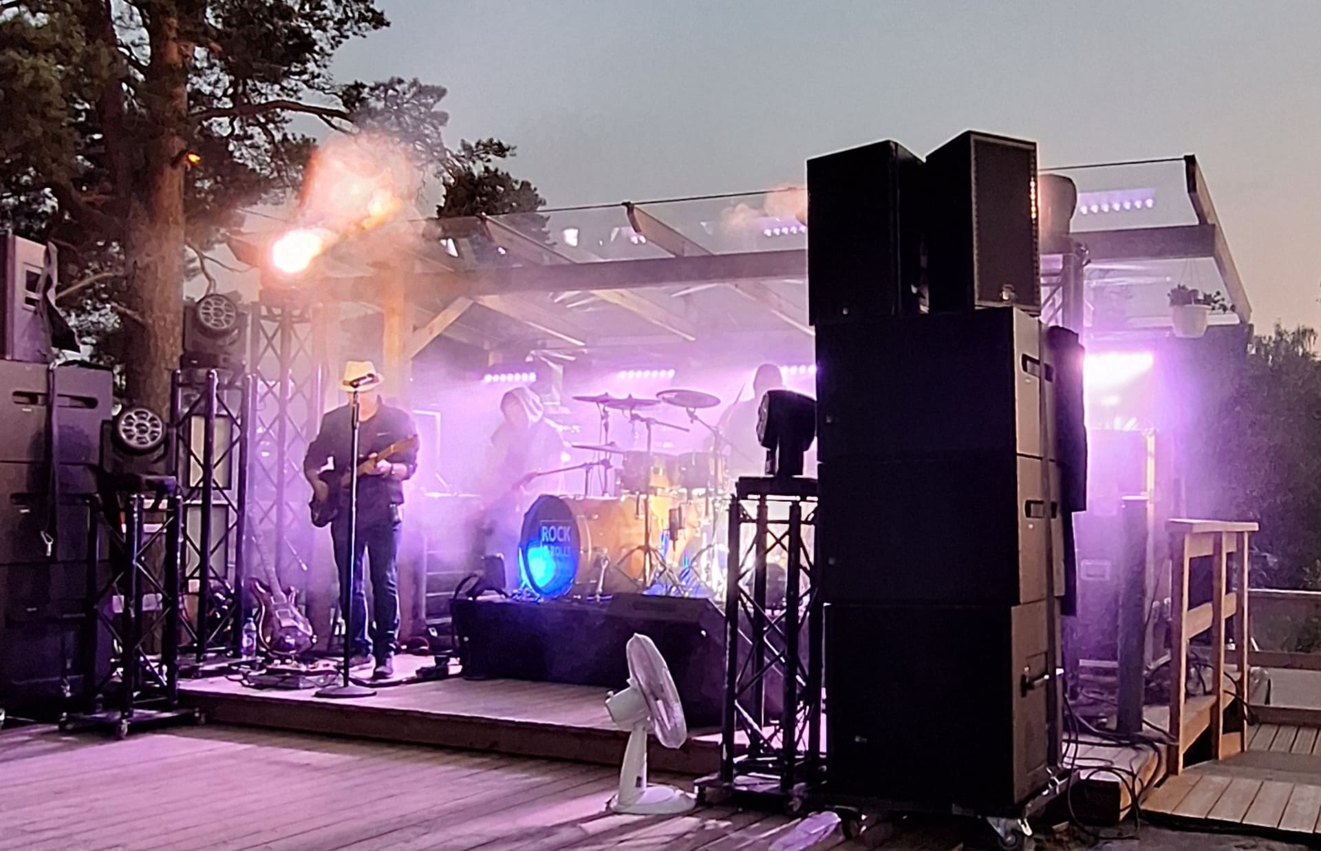 Nixor's live music night