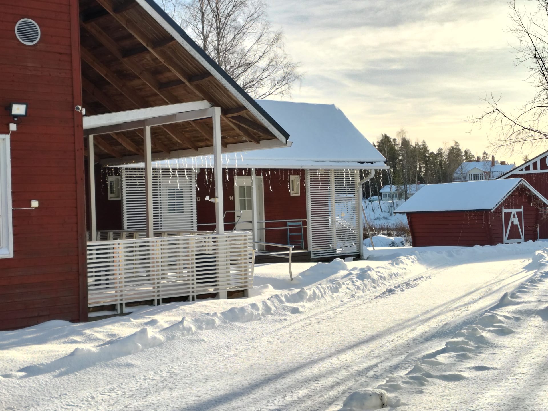 Toivola accommodation building in winter