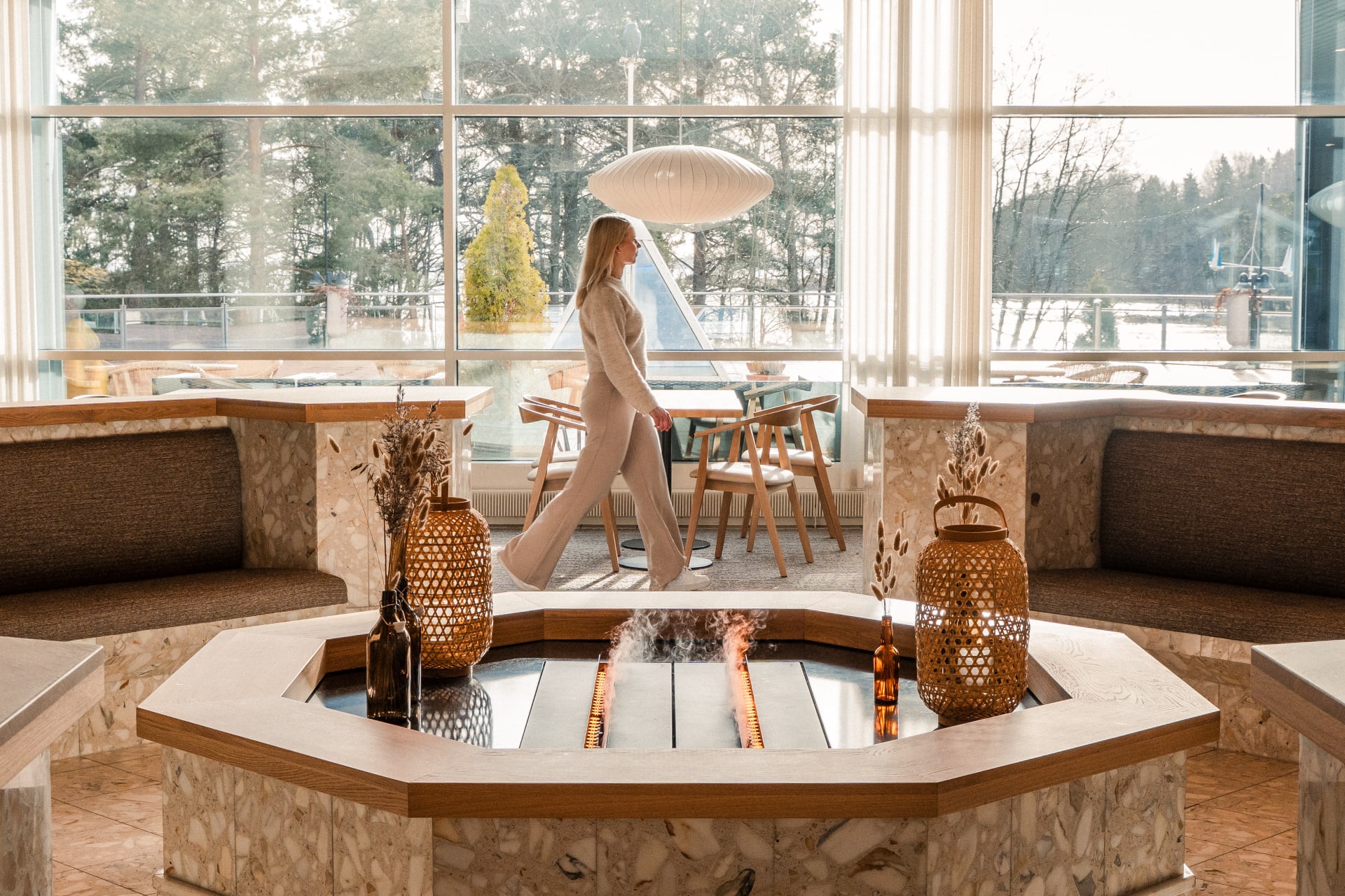 Lobby & Café Lobby & Café