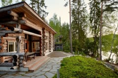 Villa Maria lakeside