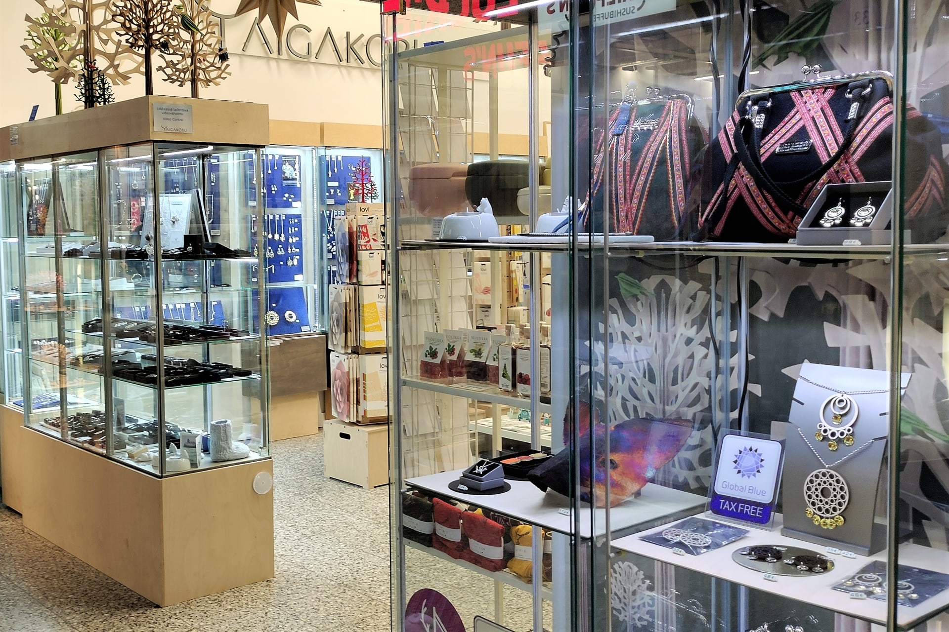 The wiew outside of Mainoa CRAFT & DESIGn shop.