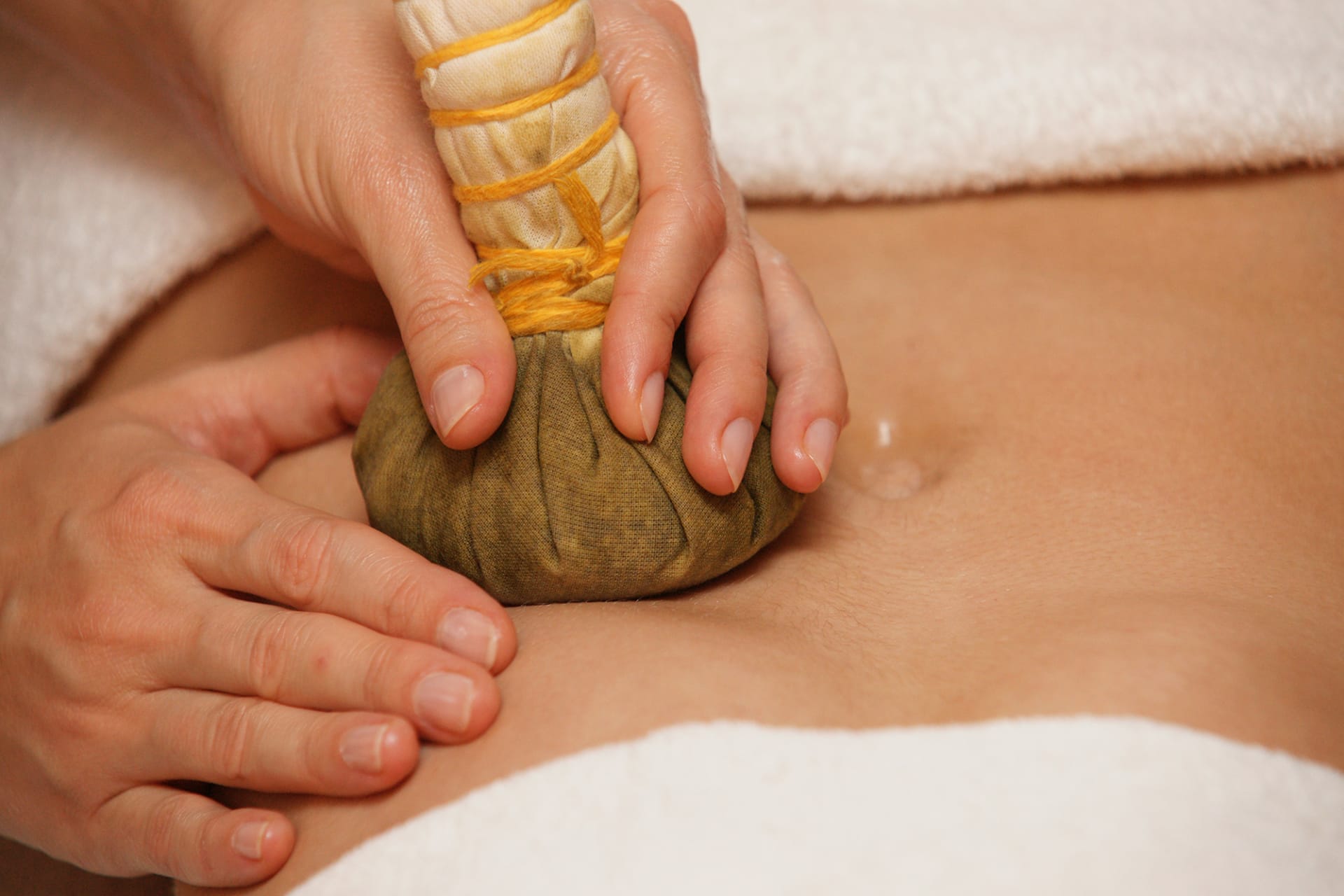 Herbal stamp massage Herbal stamp massage