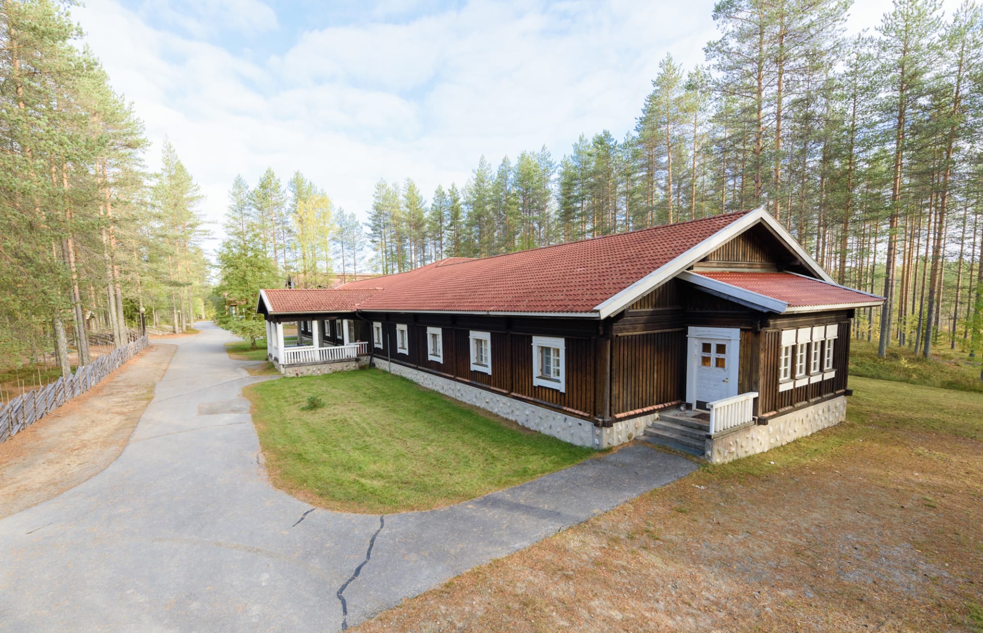 Metsäkartano Youth Centre wilderness hotel Sirnikka