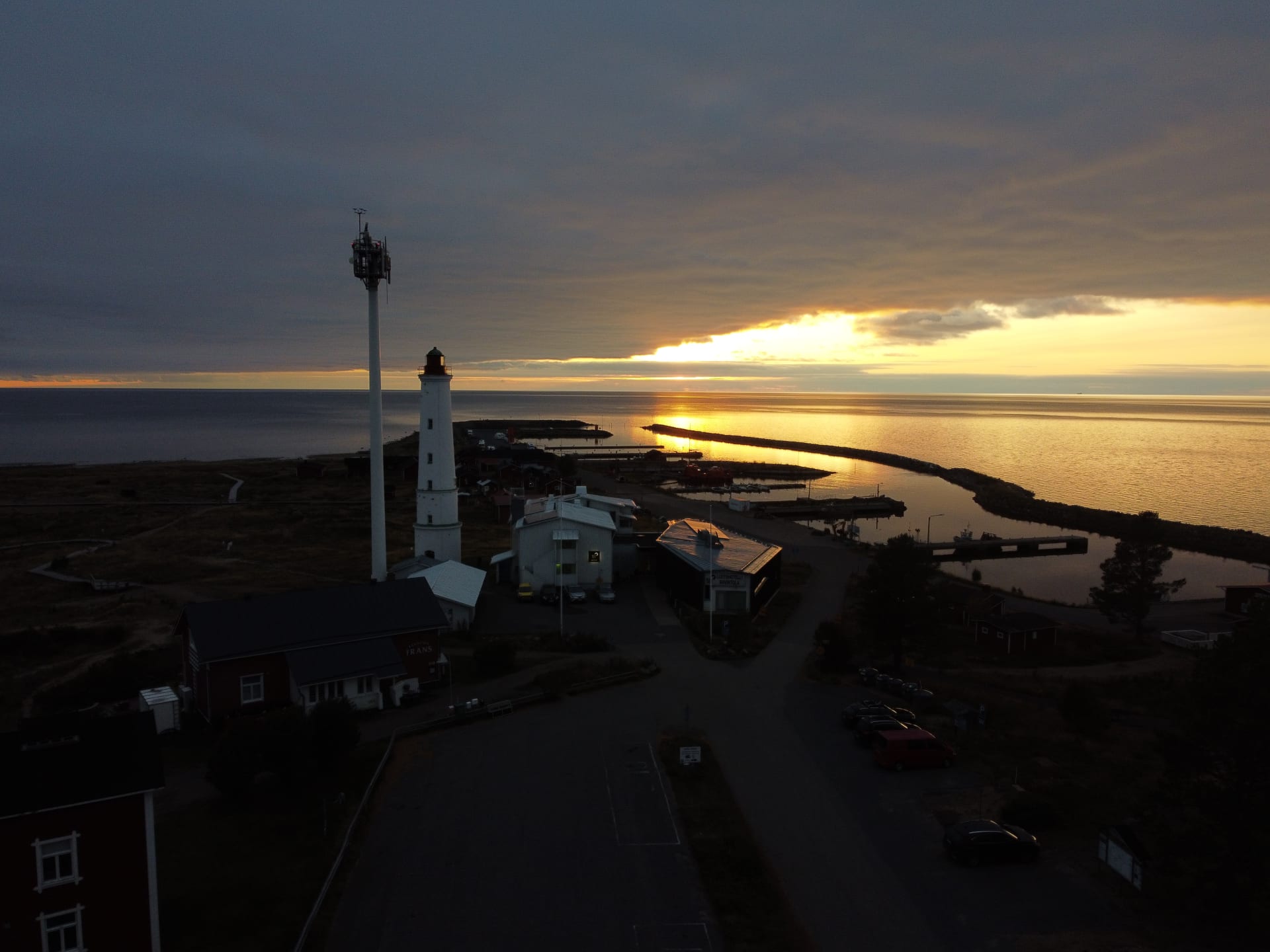 Outside picture of the hotel pointing towards the western sunset