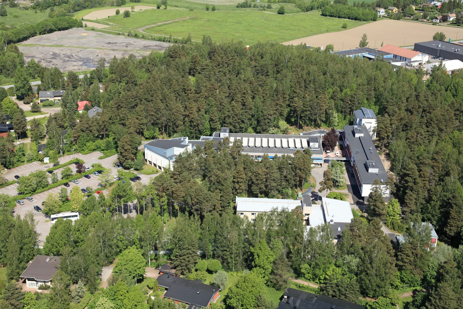 Hotel Linnasmäki is surrounded by nature, only four kilometres from Turku centre. Hotel Linnasmäki is surrounded by nature, only four kilometres from Turku centre.