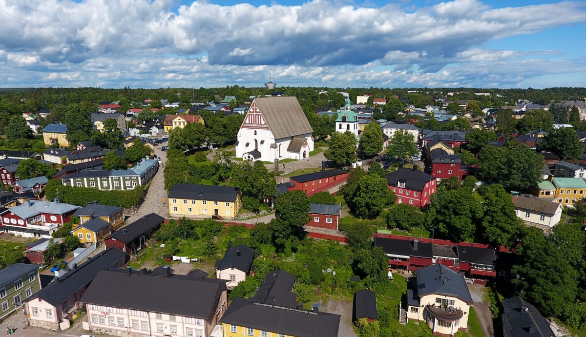 Discover one of the oldest town in Finland, Old Porvoo