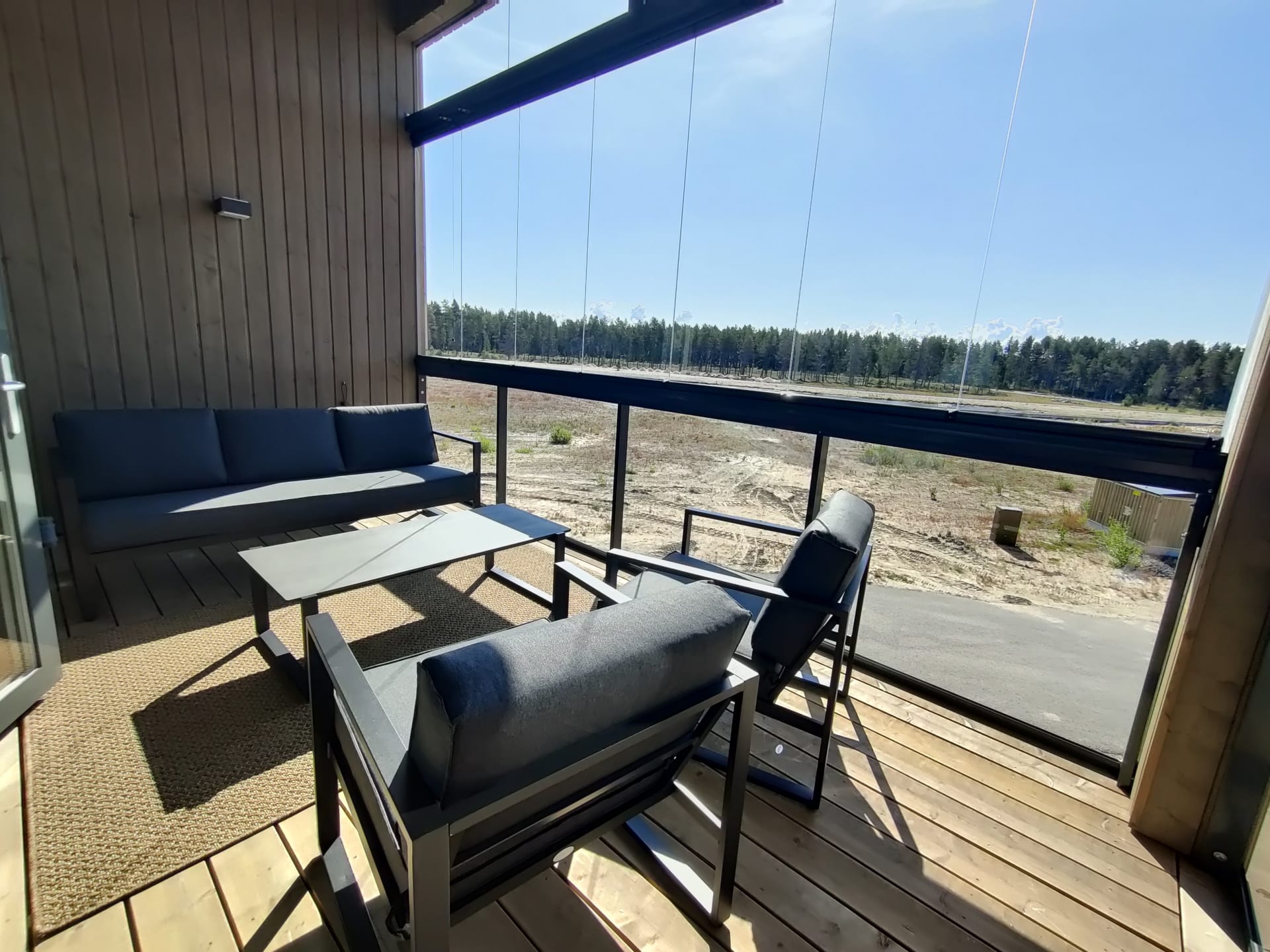 Dyynikylä balcony