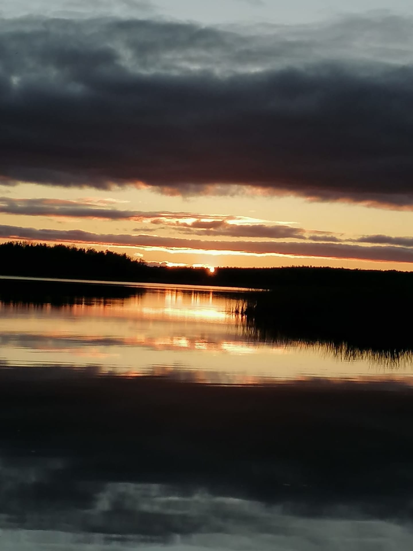 Meillä voit ihailla Suomenlahteen laskevaa aurinkoa.
