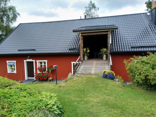 Entrance of Konatun Kellarin Kuppila