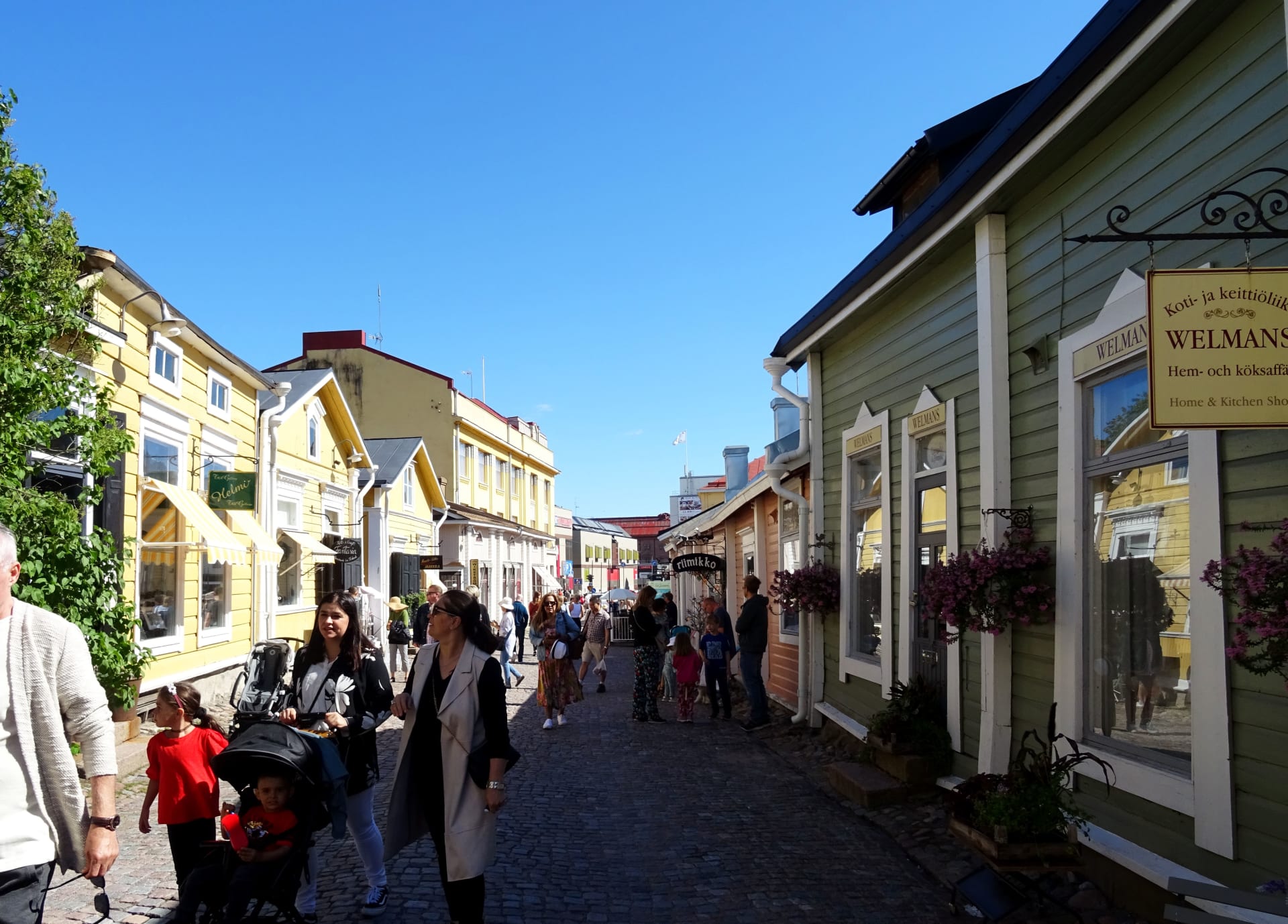 Buy unique souvenirs from Old Porvoo