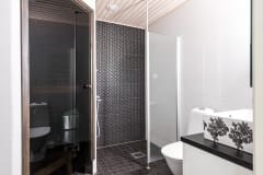 Jäkälätien huoneiston kylpyhuone-sauna / Apartment located at Jäkälätie area, sauna-bathroom