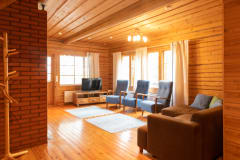 Lokkero mökki sisältä. Lokkero cottage interior.