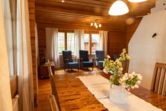 Lokkero mökki sisältä. Lokkero cottage interior.