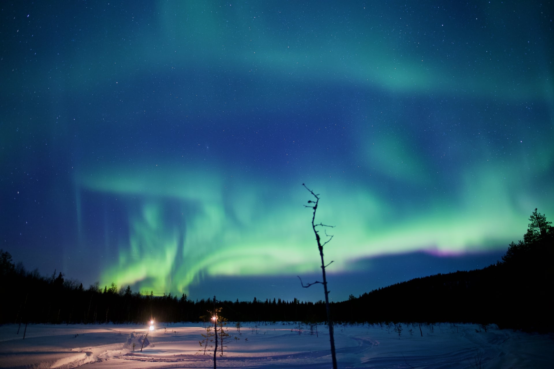 Auroras with Lanterns