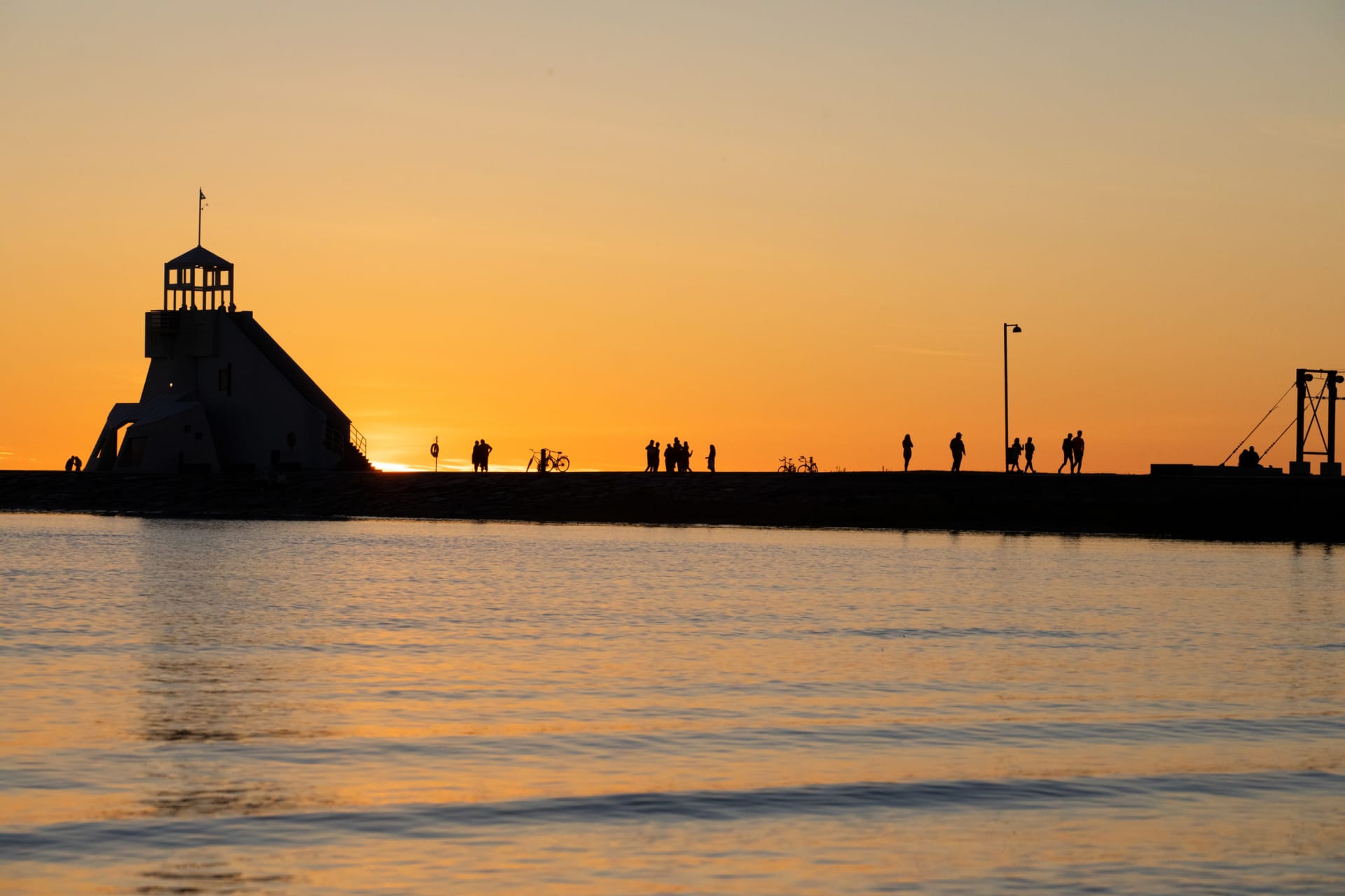Sunset scenery with Nallikari lighthouse.