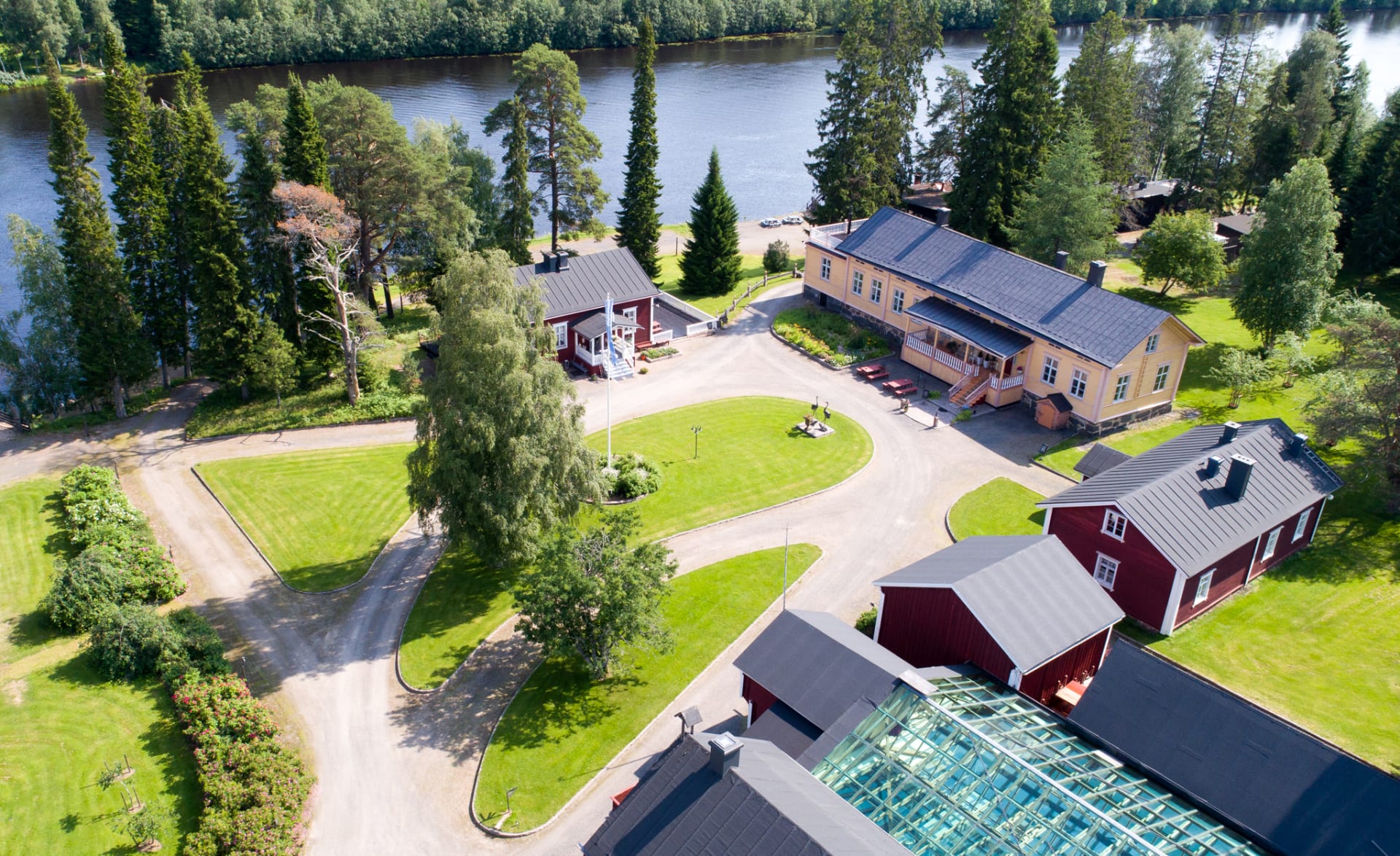 Maikkula Mansion´s courtyard.