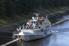 Kahden kanavan laivamatka