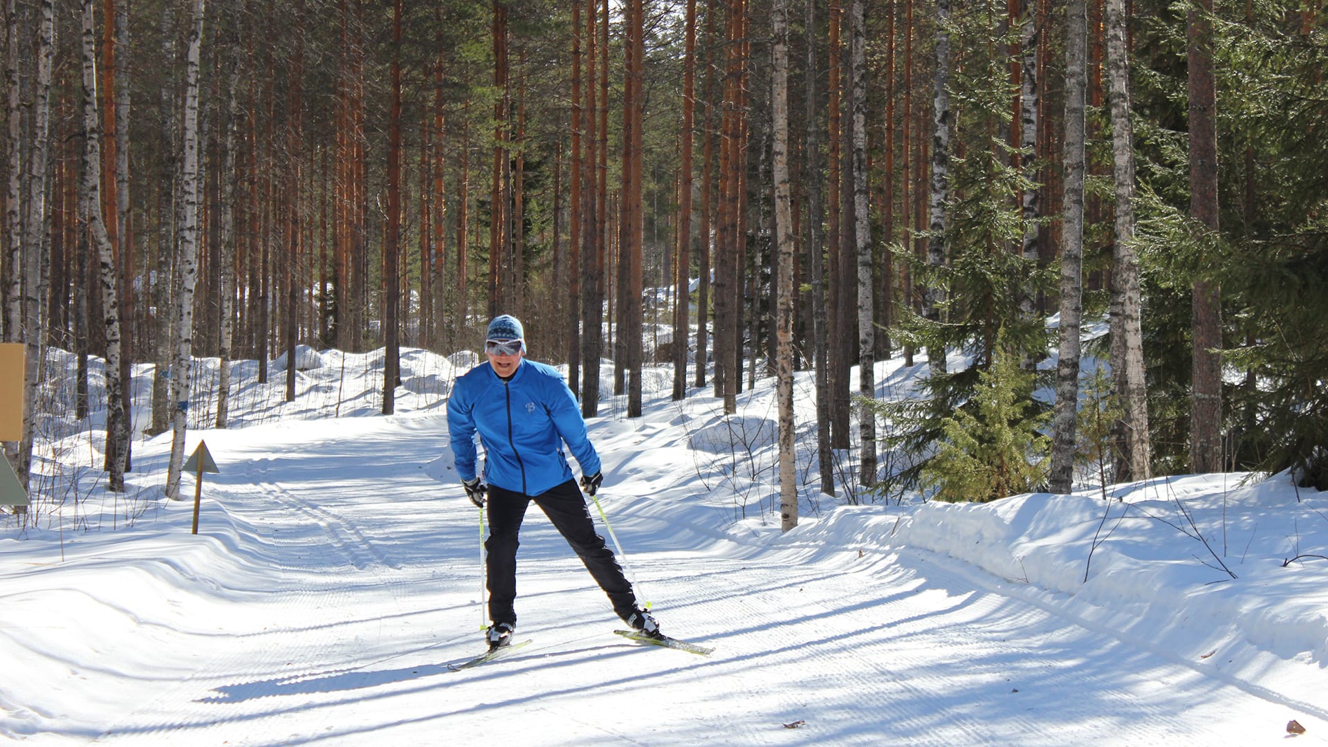 Illuminated ski trail