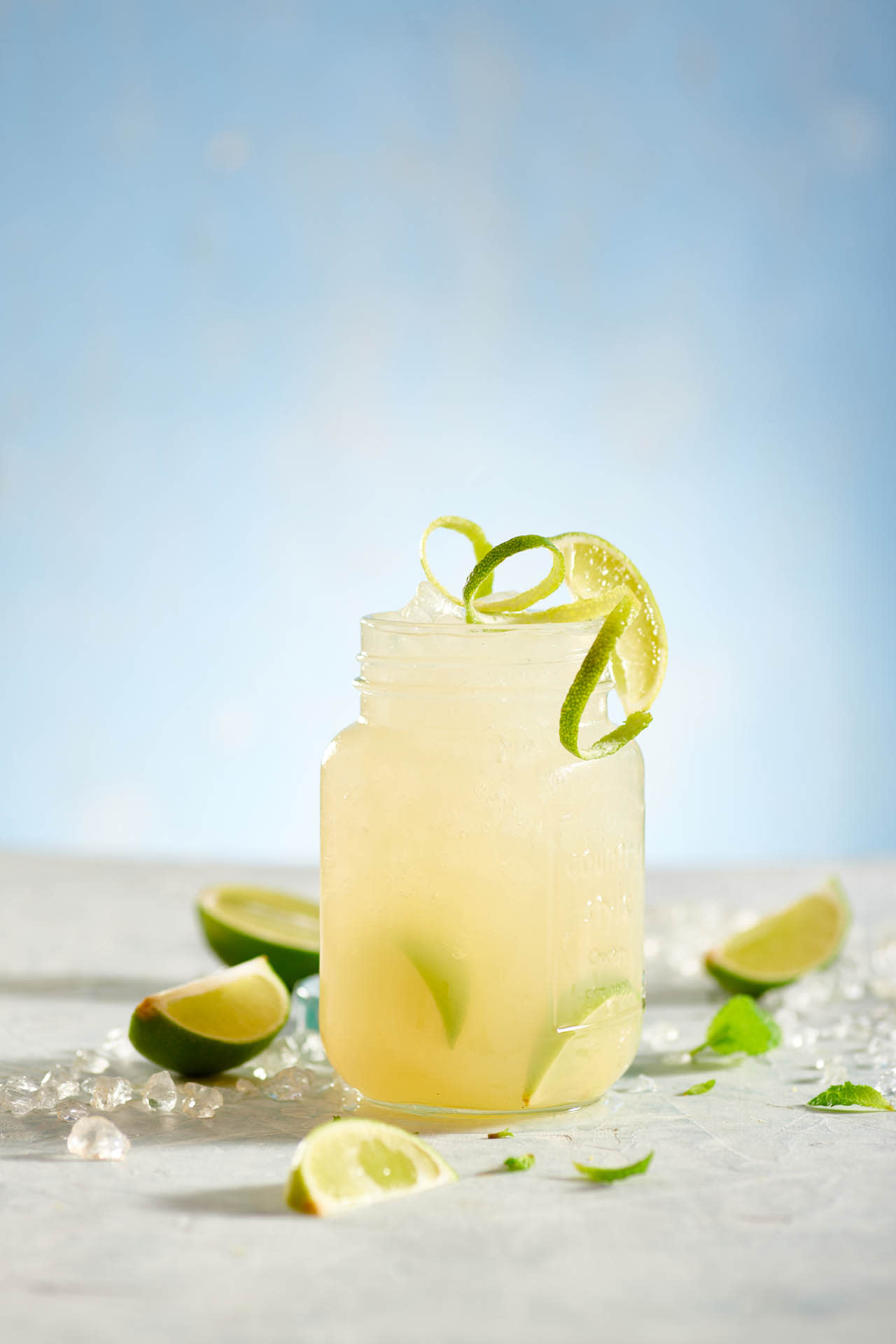 Strong moisturizing and antioxidant effects. Lime.