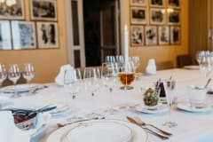 Illallinen historiallisella Mikkelin Klubilla