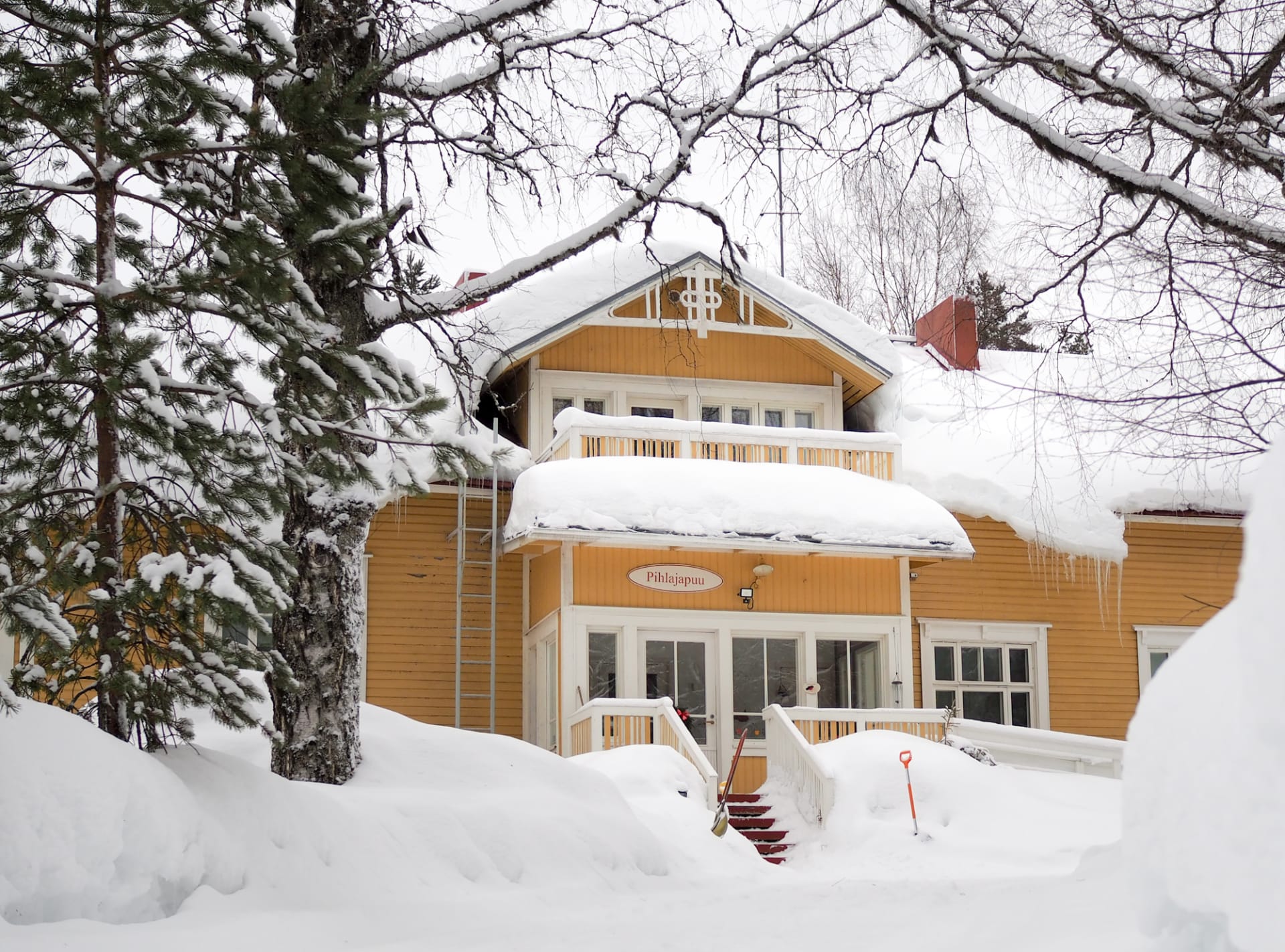 Short skiing tour From guesthouse to guesthouse
