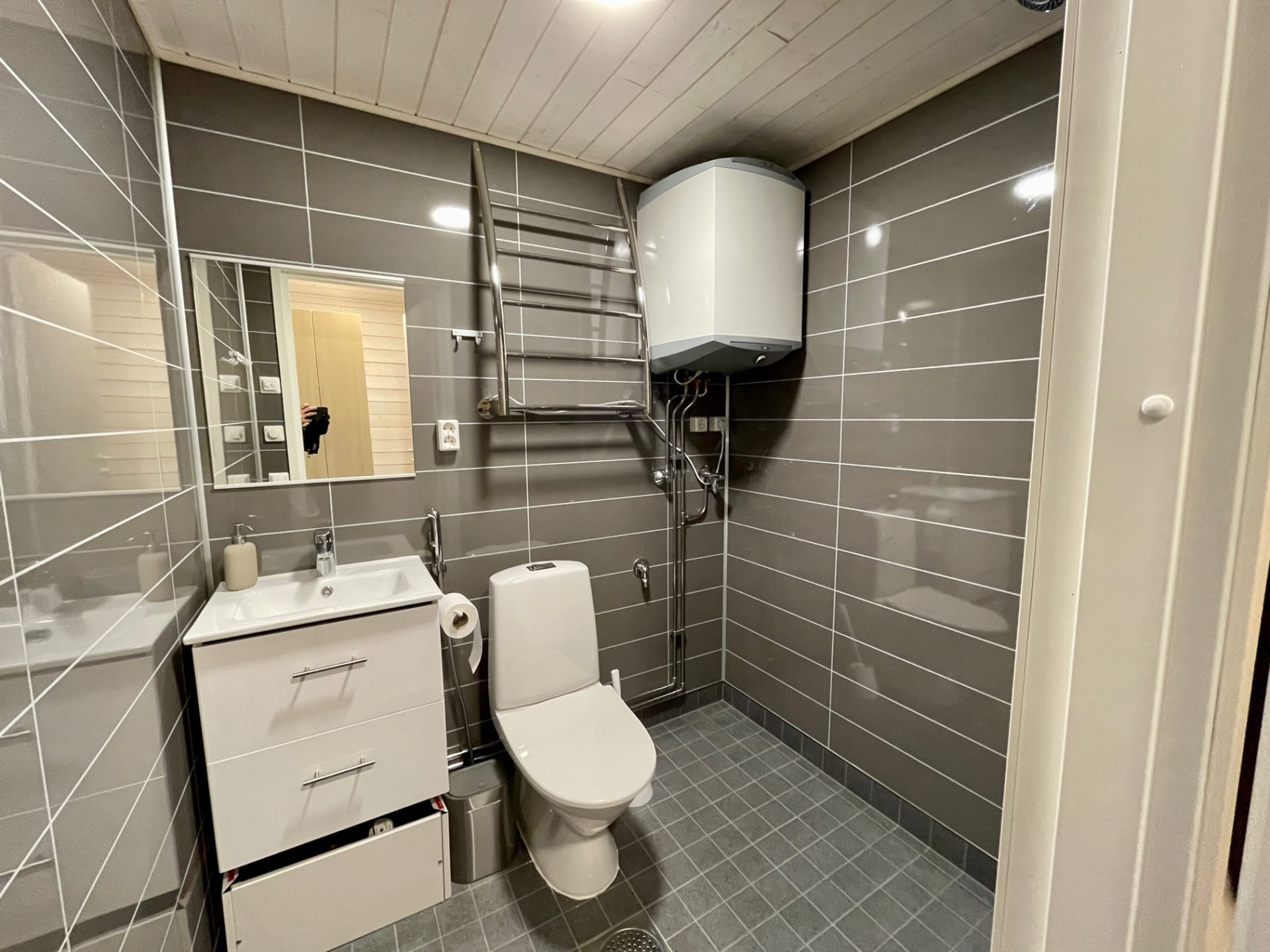 Suite shower