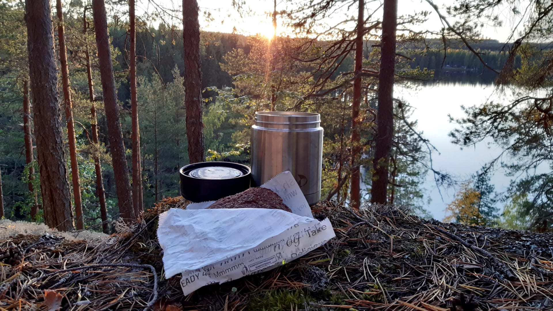 Eväsleipä ja termoskahvi
