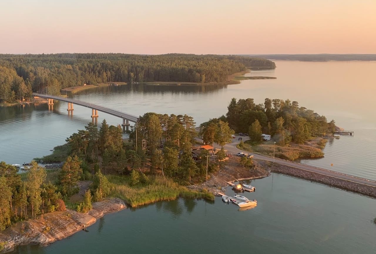 Nixor is located on an island