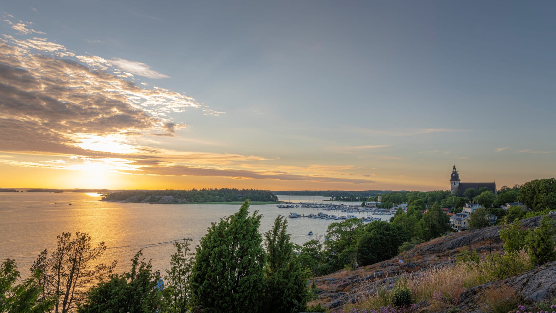 Kuparivuori hill and Path of Love at sunset