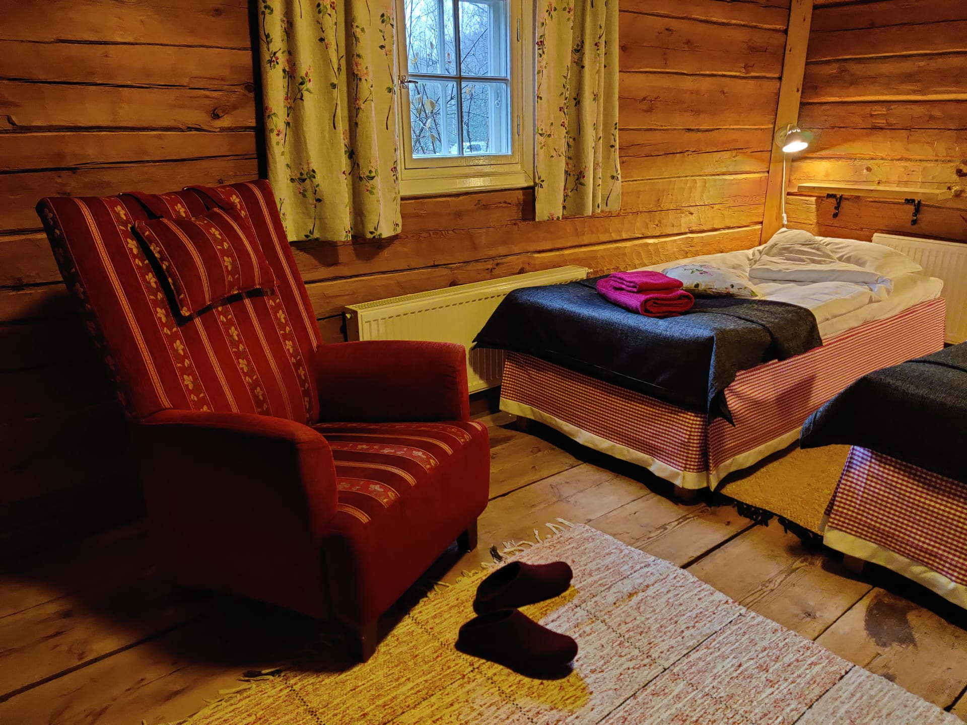 Our rooms are named after the elements of Nature, the Fire Room in the picture. 