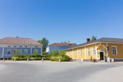 Koe Utuan ja Langin Kauppahuoneen muodostama uniikki käyntikohde Raahen vanhassa kaupungissa.