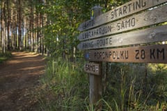 Poronpolku Hiking Trail signs in Loppi